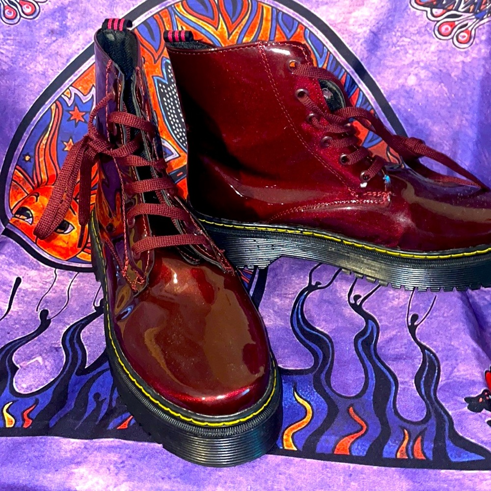 Combat boots